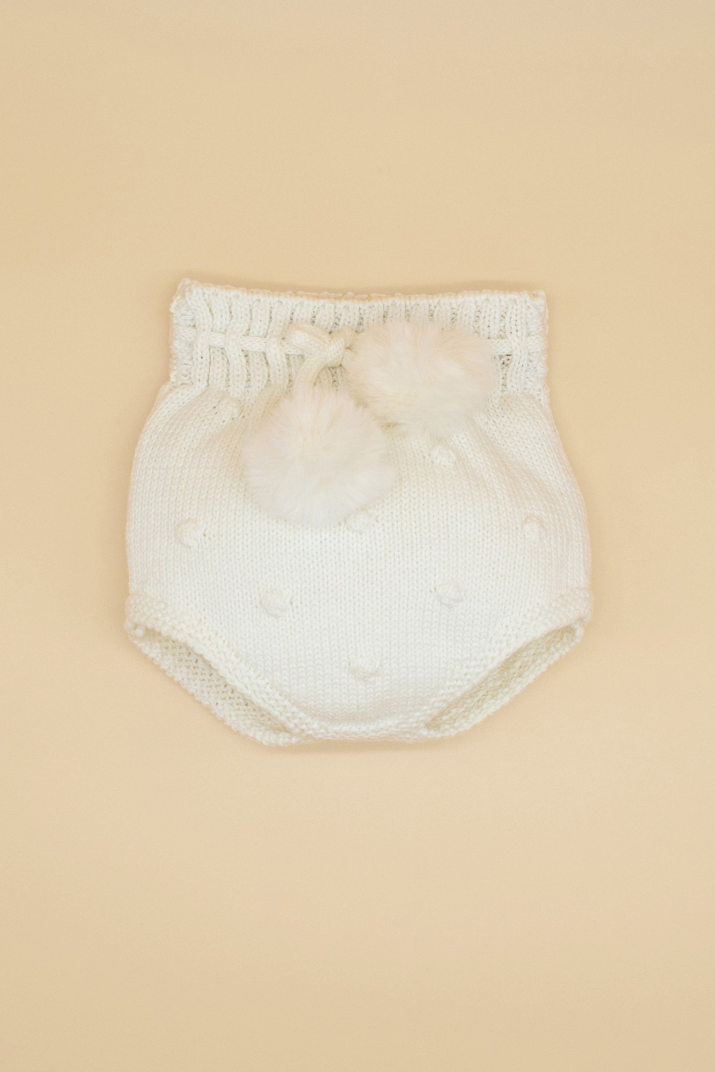 Knit ecri shorts made of merino wool